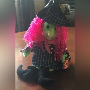 TY Beanie Babies Collection.  ‘Scary’, 2000/2001. Rare Retired Witch, with tags.